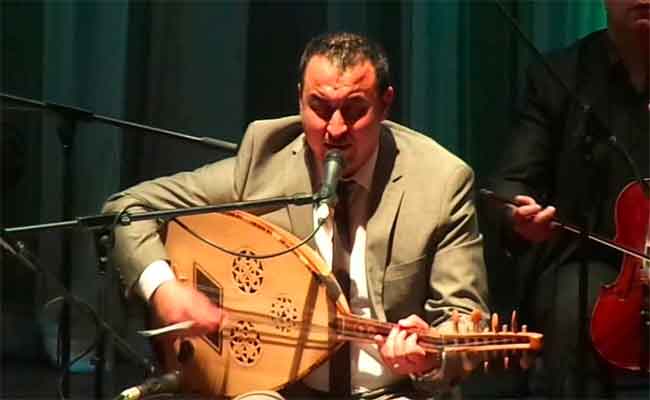 تكريم خاص لمغني المالوف القسنيطني عباس ريغي بالجزائر العاصمة