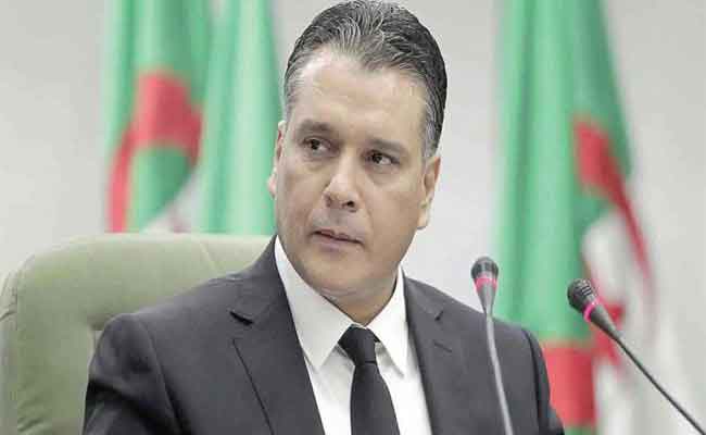 المجموعة البرلمانية للأفلان تطالب بوشارب بالانسحاب “طوعا” من رئاسة المجلس