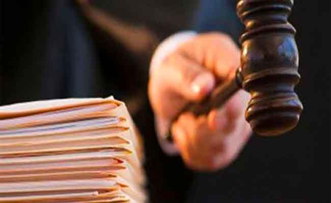 الحكم بالسجن ما بين سنة و ثلاث سنوات على جمركيين