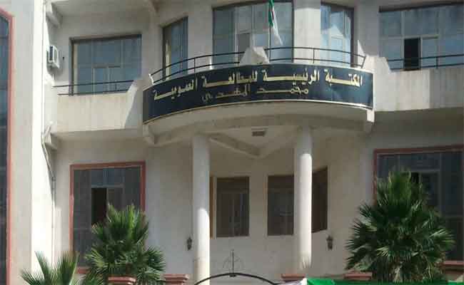 افتتاح “خيمة القراءة” بمشاركة شعراء وأدباء من داخل الشلف وخارجها