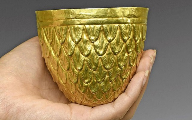 بيع وعاء ذهبي قديم استخدم لتدخين الأفيون بـ45 ألف جنيه إسترليني