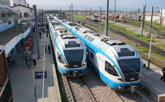 إضراب مفاجئ لعمال “SNTF” يوقف حركة القطارات