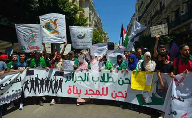 الطلبة يخرجون في مسيرات سلمية للأسبوع الـ16 للمطالبة برحيل جميع وجوه النظام