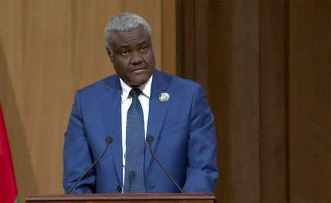 رئيس مفوضية الاتحاد الافريقي يدعو الجزائريين إلى “العمل معا للتوصل إلى حل توفيقي”