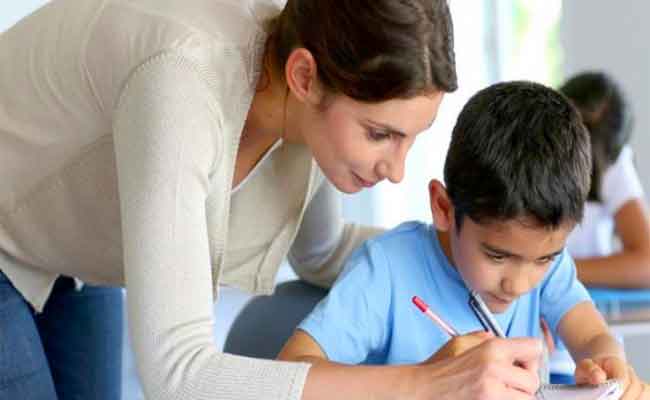 هكذا تساعدين طفلك على التركيز في المدرسة…