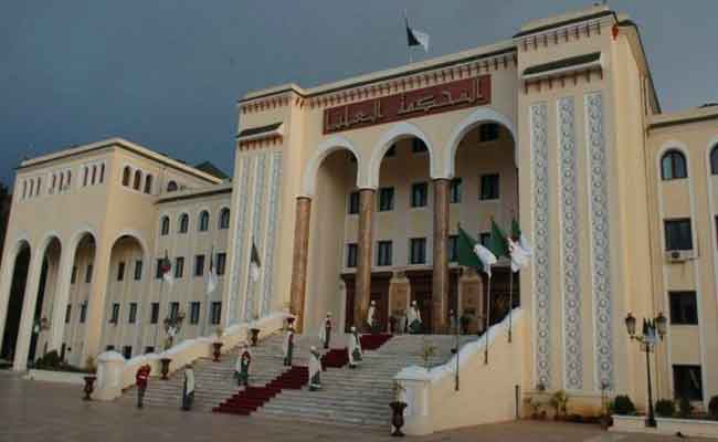 براهمي يشرف على مراسم تنصيب عبد الرشيد طبي رئيسا أولا للمحكمة العليا