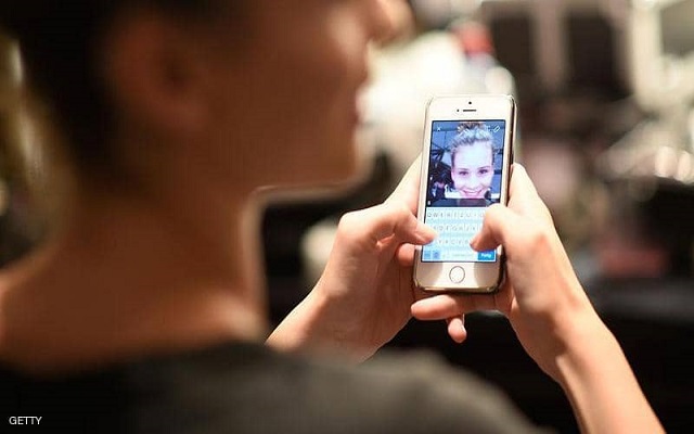 ما هو “داء الآيفون” الذي يصيب مفاصل اليد…