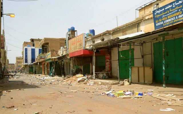 النضال الحقيقي الخرطوم تتحول لمدينة أشباح مع بدء العصيان المدني