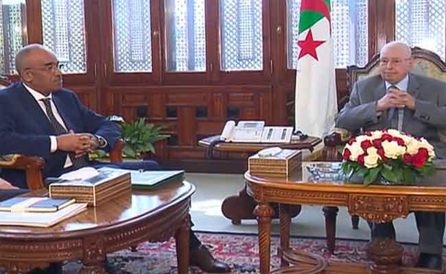 بن صالح يستقبل بدوي و يستعرض معه الأوضاع السياسية والاقتصادية والاجتماعية للبلاد