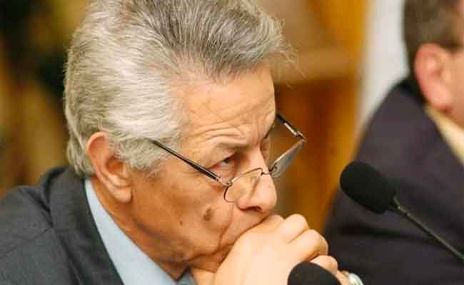 حمروش : “لن أكون مرشحا لأية هيئة انتقالية محتملة ولأي انتخاب”