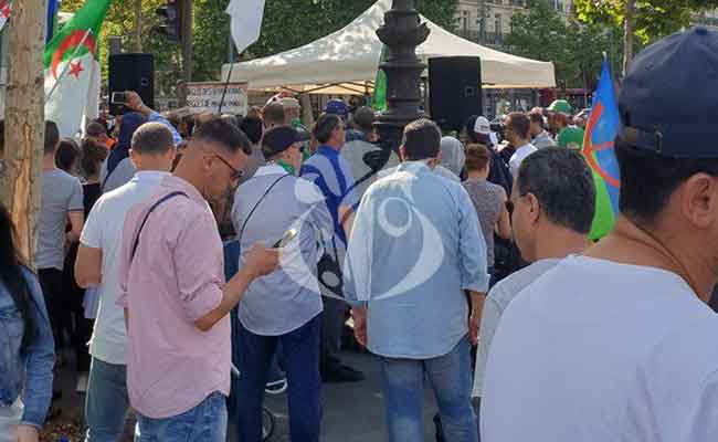 الحراك الشعبي : الجالية بباريس تواصل مطالبها بالتغيير