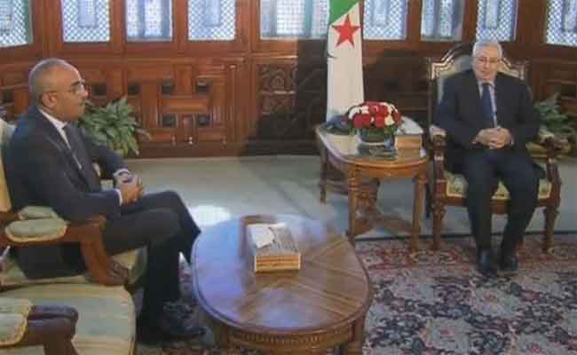 بن صالح يستعرض مع بدوي تدابير إعادة إطلاق حوار شامل حول الانتخابات الرئاسية