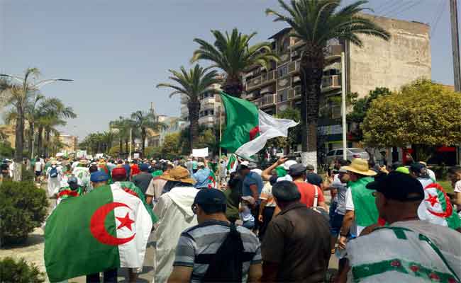 برحيل جميع رموز النظام السابق