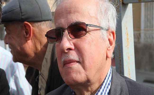 كريم يونس ينفي أن يكون مبعوثا للسلطة