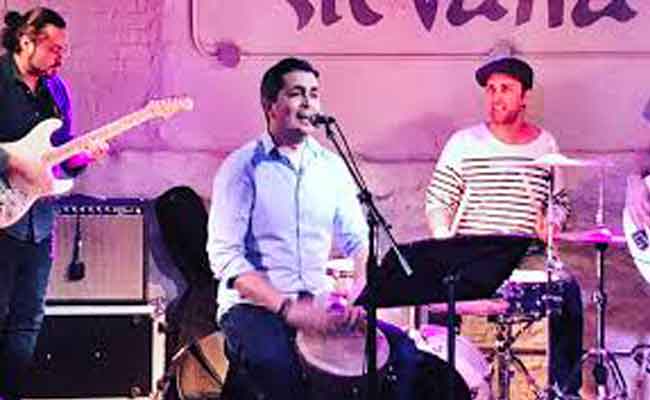 الفنان مهدي العيفاوي يطرح أول ألبوماته الغنائية بالجزائر العاصمة…