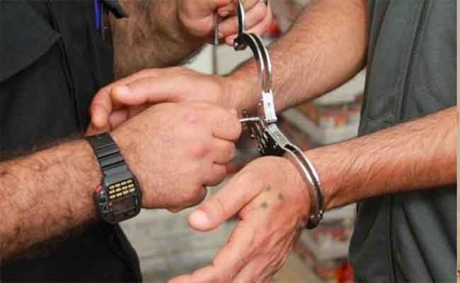 شرطة تيبازة تداهم أوكار الجريمة بأحد أحياء مدينة فوكة و توقف 11 شخصا