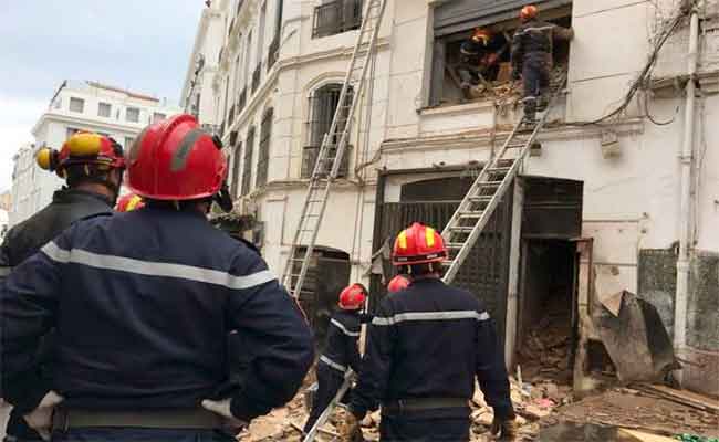 سقوط سلالم من بناية قديمة بالقصبة في العاصمة دون سقوط ضحايا