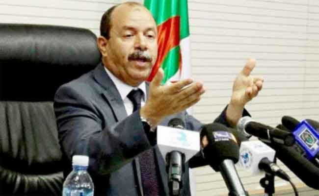 تعيين بلقاسم زغماتي وزيرا للعدل حافظا للأختام خلفا لسليمان براهمي