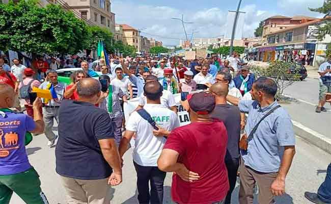 الحراك الشعبي : الطلبة في مسيرتهم الـ25 يطالبون بالتغيير الجذري