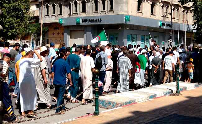 الحراك الشعبي في جمعته الـ28 : إصرار و تشبت بالتغيير