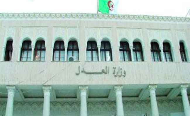 وزارة العدل تؤكد أن “تشكيل لجان وزارية لا يدخل في مجال اختصاصها”