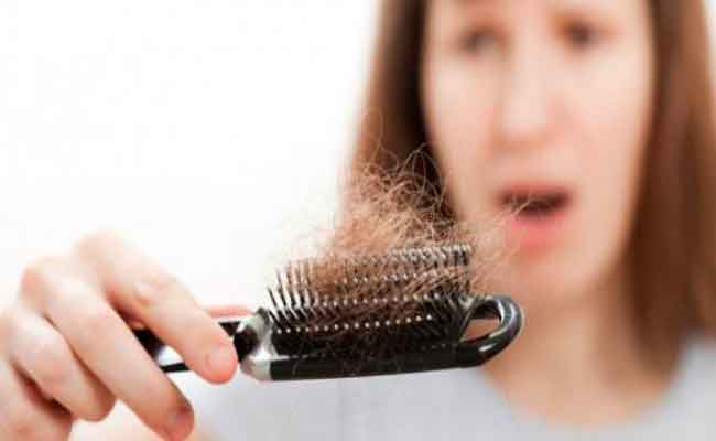 أمراض ومشاكل صحّية قد تُسبّب تساقط الشعر... ما هي...؟