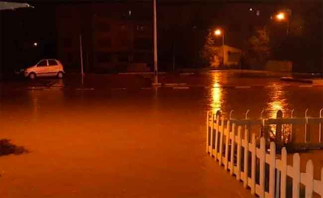 الأمطار تتسبب في غمر الطرقات و المنازل دون تسجيل خسائر بشرية بالبليدة