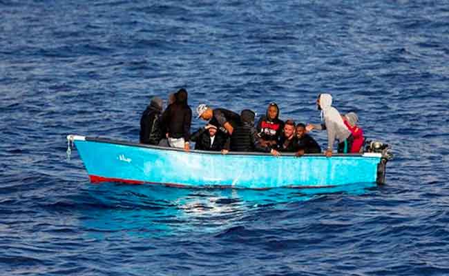 البحرية الجزائرية تنقذ 35 “حراڨ” ببومرداس و وهران