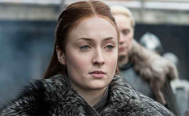 نجمة “صراع العروش” تعود ب”Survive “…