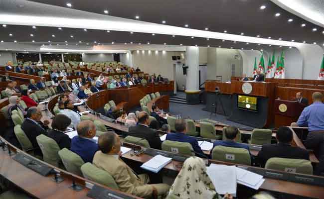 وزير العدل يعرض مشروعي قانوني السلطة المستقلة للانتخابات و نظام الانتخابات