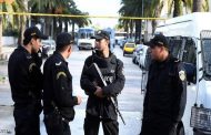 مصرع رجل أمن طعنا في تونس