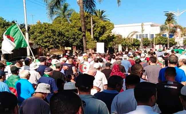 الحراك الشعبي في جمعته الـ33 : إصرار على التغيير و محاربة الفساد