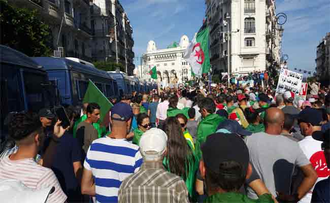 الحراك الشعبي في جمعته الـ35 : “عقبى لينا يتنحاو قاع”