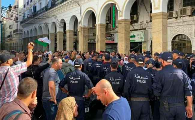 الطلبة في الثلاثاء الـ33 من الحراك مصرون على التغيير رغم الاعتقالات و المضايقات