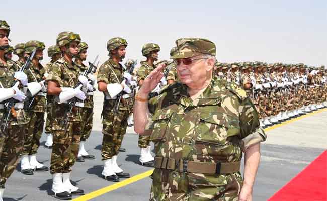 قايد صالح : “نسعى جاهدين لترسيخ معاني ثورة نوفمبر في ذاكرة الاجيال الصاعدة”