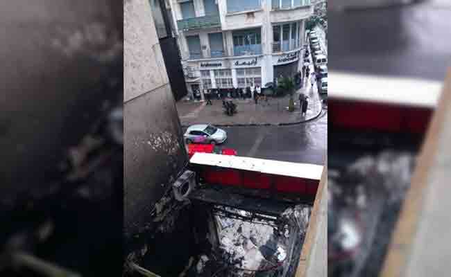 النيران تلتهم مركزا تجاريا بالكامل بخليفة بوخليفة بالعاصمة…