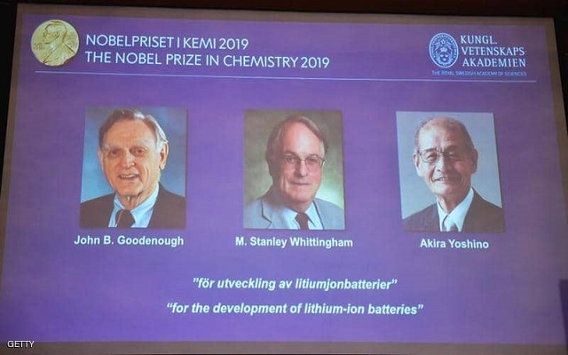 3 علماء يتقاسمون جائزة نوبل للكيمياء...