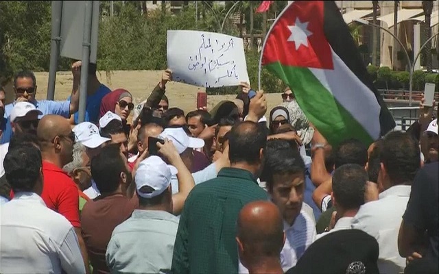 إضراب المعلمين يدخل أسبوعه الرابع في الأردن