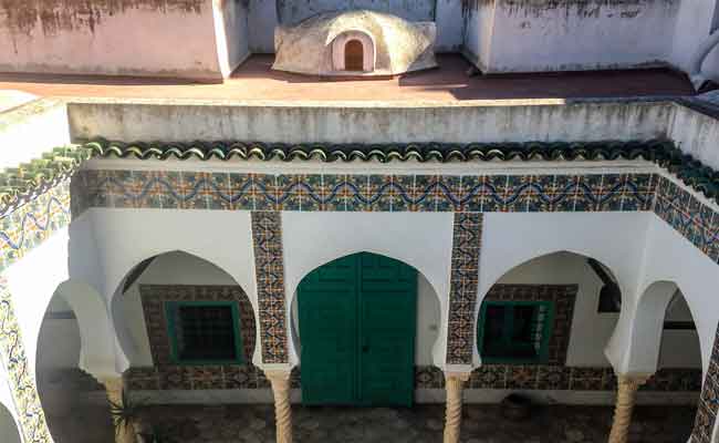 معرض صور فوتوغرافية بعنوان” أش” من توقيع المصور الفرنسي غريغوري دارغون…