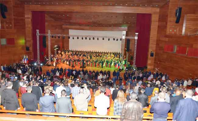 الفرقة الموسيقية الهارمونية للحرس الجمهوري والفرقة الموسيقية للجيش الروسي يتألقان في حفل فني مشترك بقسنطينة…