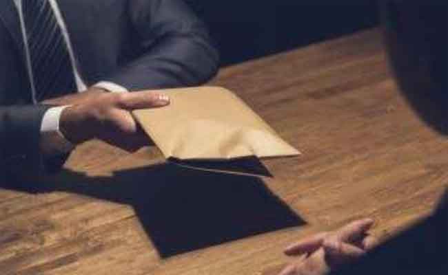 قضايا الفساد : والي ولاية سوق أهراس ينهي مهام رئيسا بلديتي سدراتة والراقوبة