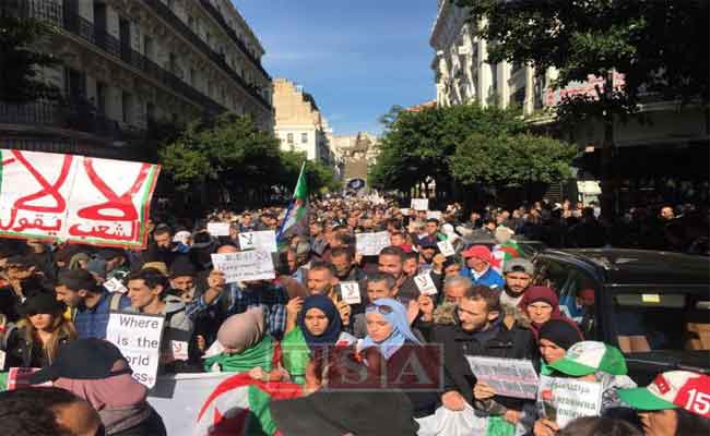 الحراك الشعبي : الطلبة في مسيرتهم الـ40 يجددون تشبتهم بالتغيير و رفض إجراء الانتخابات