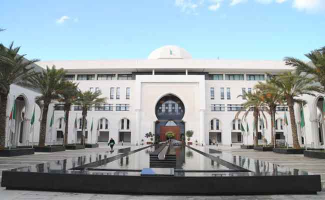 الجزائر “تدين وترفض شكلا ومضمونا ” التدخل السافر للبرلمان الاوروبي في شؤونها الداخلية