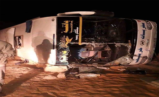 انقلاب حافلة خط عين صالح -باتنة بغرداية يخلف مقتل طفل و إصابة 27 مسافرا…