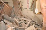 عائلة من 8 أفراد تنجو بأعجوبة من موت محقق بعد انهيار مسكنها بالوادي