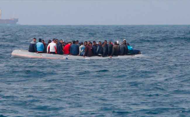 حرس سواحل الغزوات بتلمسان ينقذ 15 مرشحا للهجرة