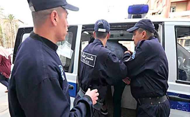 الإطاحة بقتلة شاب تم الاعتداء عليه جنسيا قبل قتله و رميه في الطريق بوهران