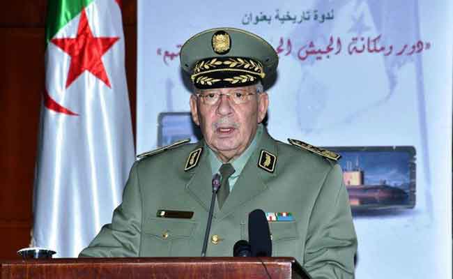 قايد صالح : “الجيش يعمل على حماية الدولة مهما كانت الظروف والأحوال”