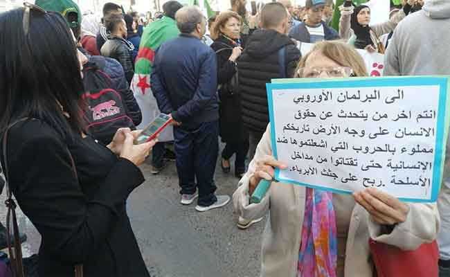 مسيرة احتجاجية بالعاصمة رافضة للتدخل الأجنبي في الشؤون الداخلية للجزائر