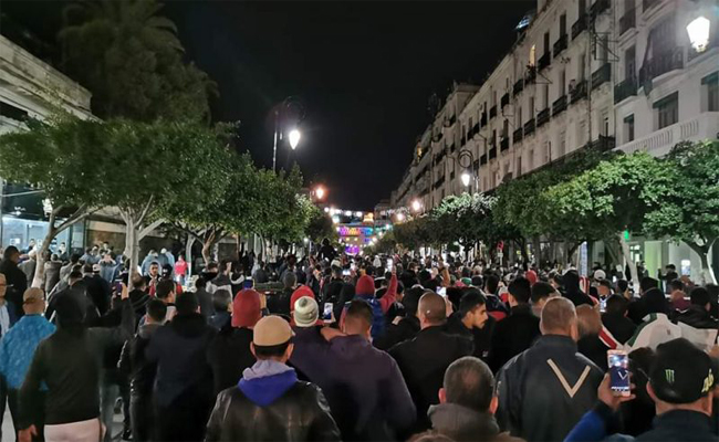 تصعيد المتظاهرون لاحتجاجاتهم بالخروج في مظاهرات ليلية في عز الحملة الانتخابية